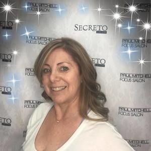 Meet your Posher, Julie